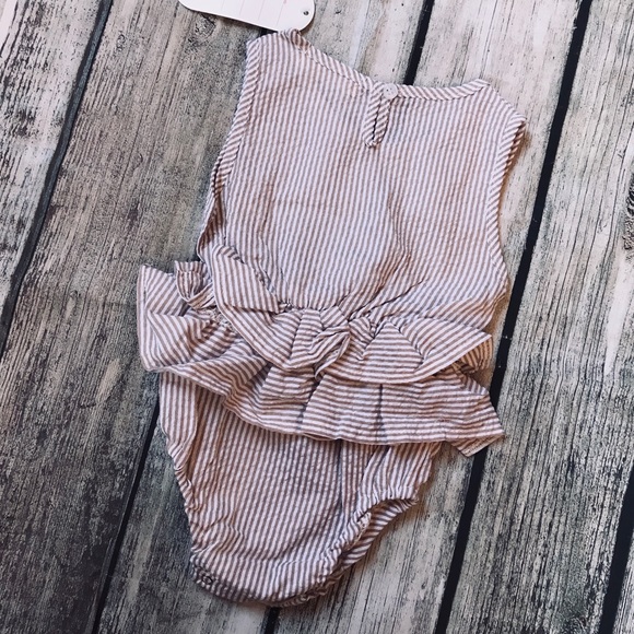 Brand New Seersucker Romper Size 12-18 Months - Picture 3 of 6
